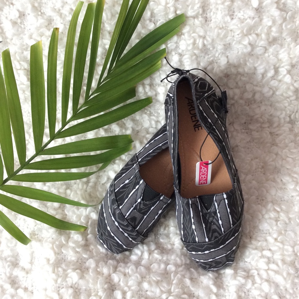 Boho patterned slip ons NWT